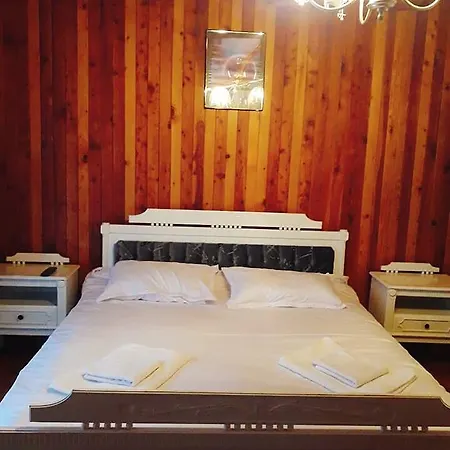 Montana Jobes Guest house *